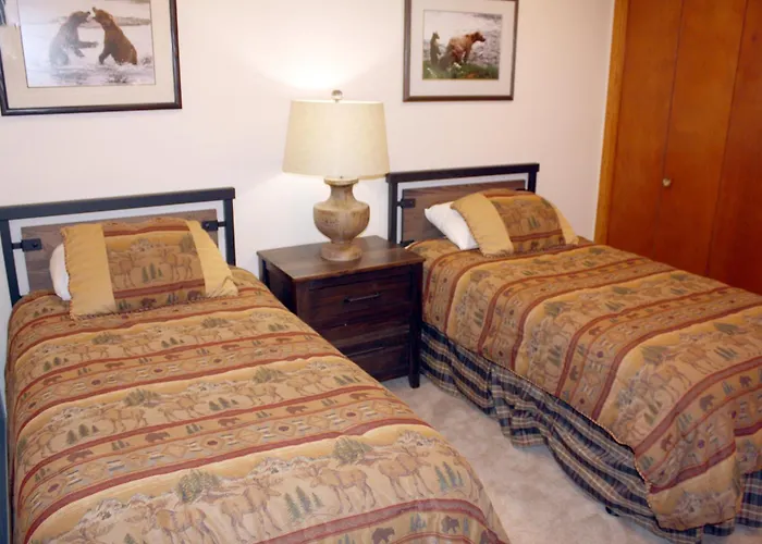 Woods Manor #302-A - Close To Main Street - Access To Indoor Hot Tub And Shuttle Breckenridge